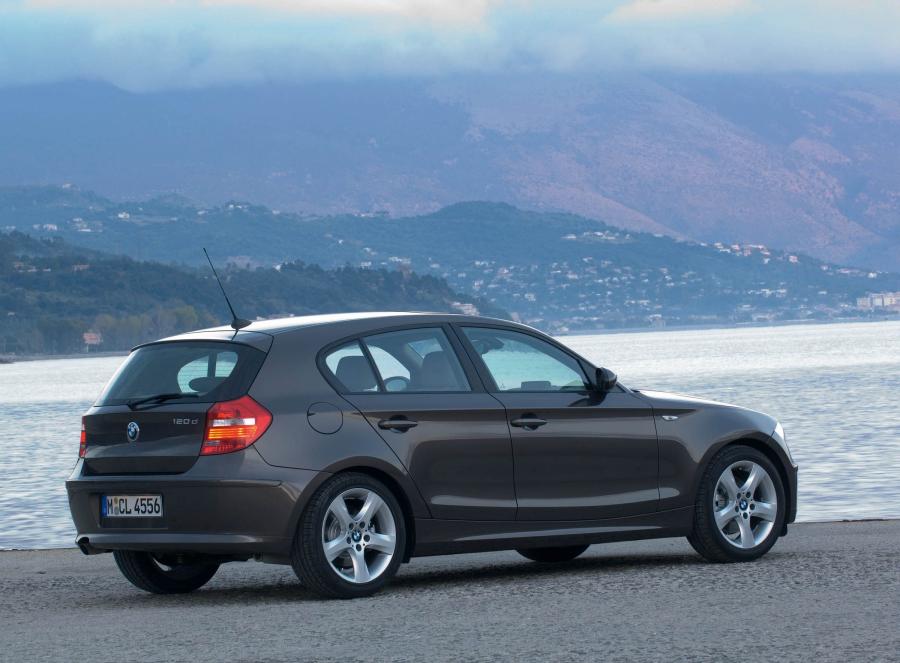  BMW 1-Series 5-Door 2005 года  (фото 16 из 187)